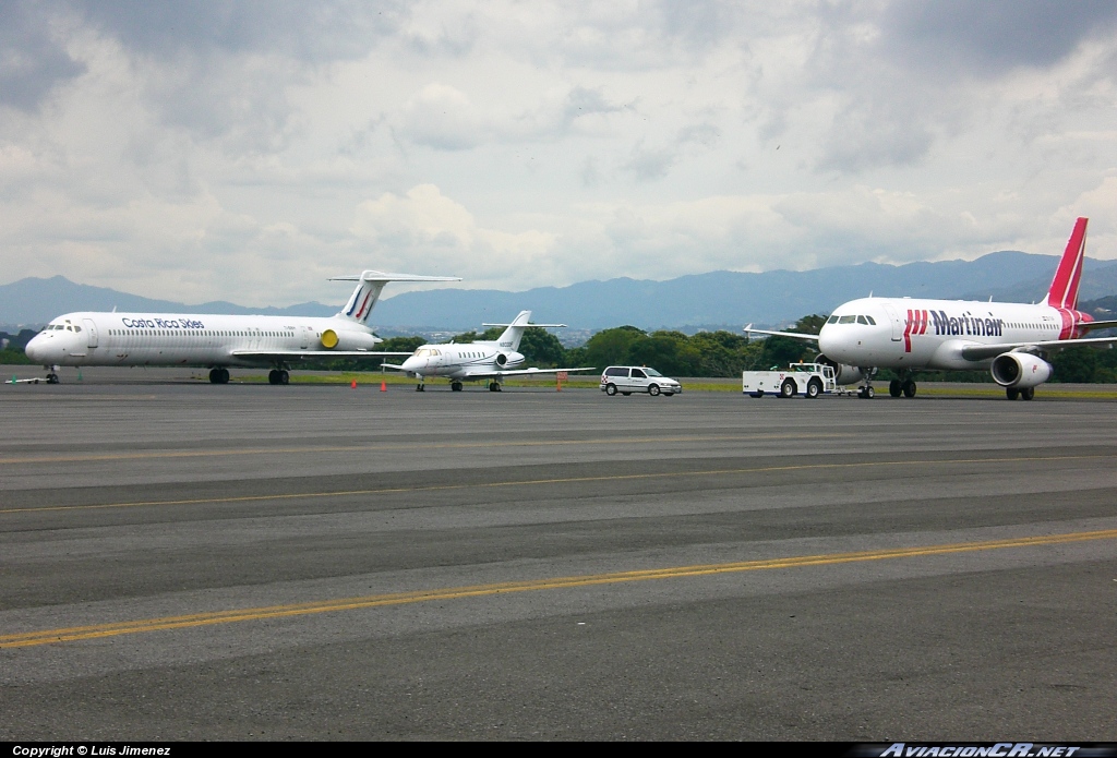 TI-BBH - McDonnell Douglas MD-82 - Costa Rica Skies