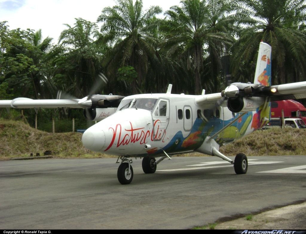 TI-AYQ - De Havilland Canada DHC-6-300 Twin Otter - Nature Air