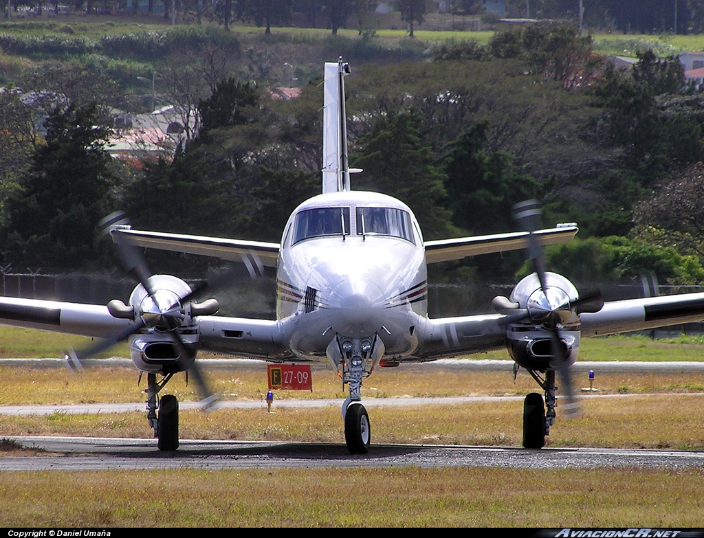 N5027V - Beechcraft C90A King Air - Aires de pavas