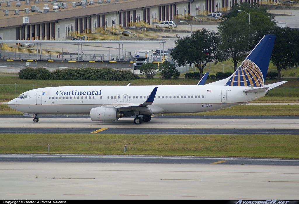 N11206 - Boeing 737-824 - Continental Airlines