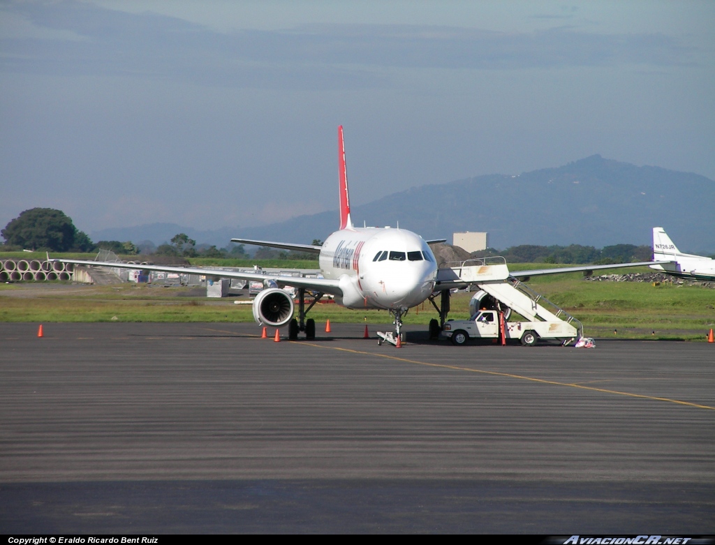 EI-TAF - Airbus A320-233 - Martinair