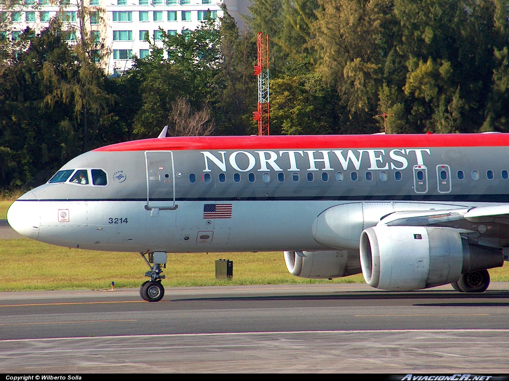 N314US - Airbus A320-211 - Northwest Airlines