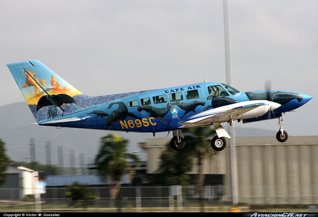 N69SC - Cessna 402C - Cape Air