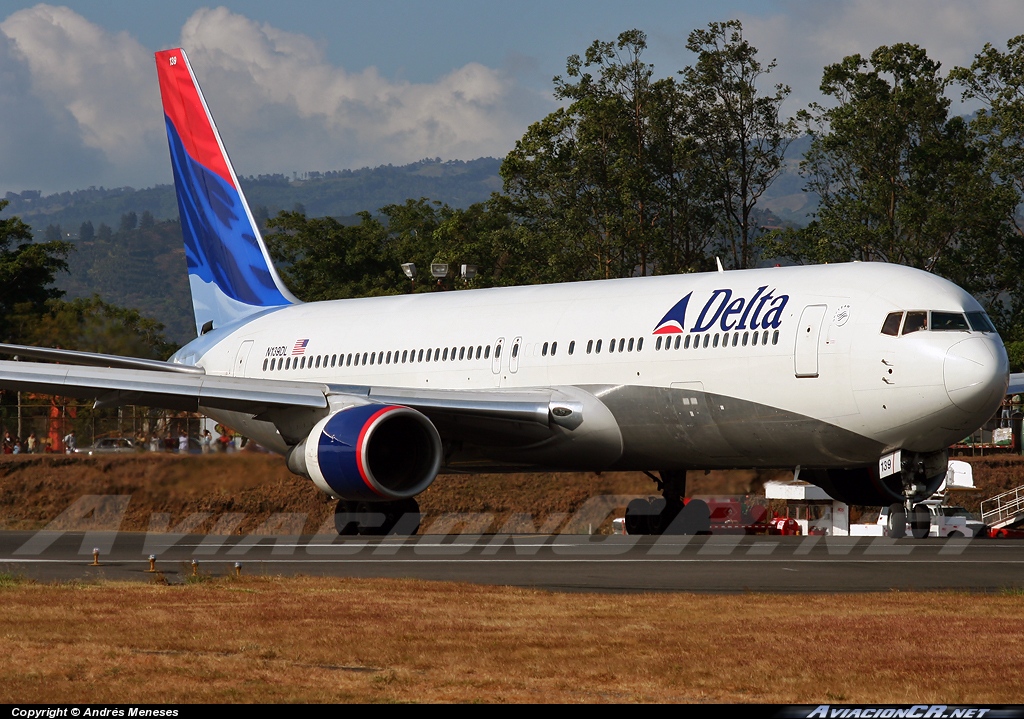 N139DL - Boeing 767-332 - Delta Air Lines