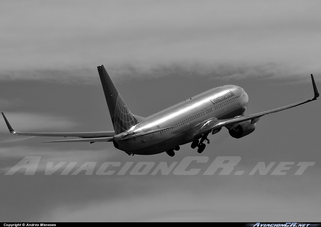 N12225 - Boeing 737-824 - Continental Airlines
