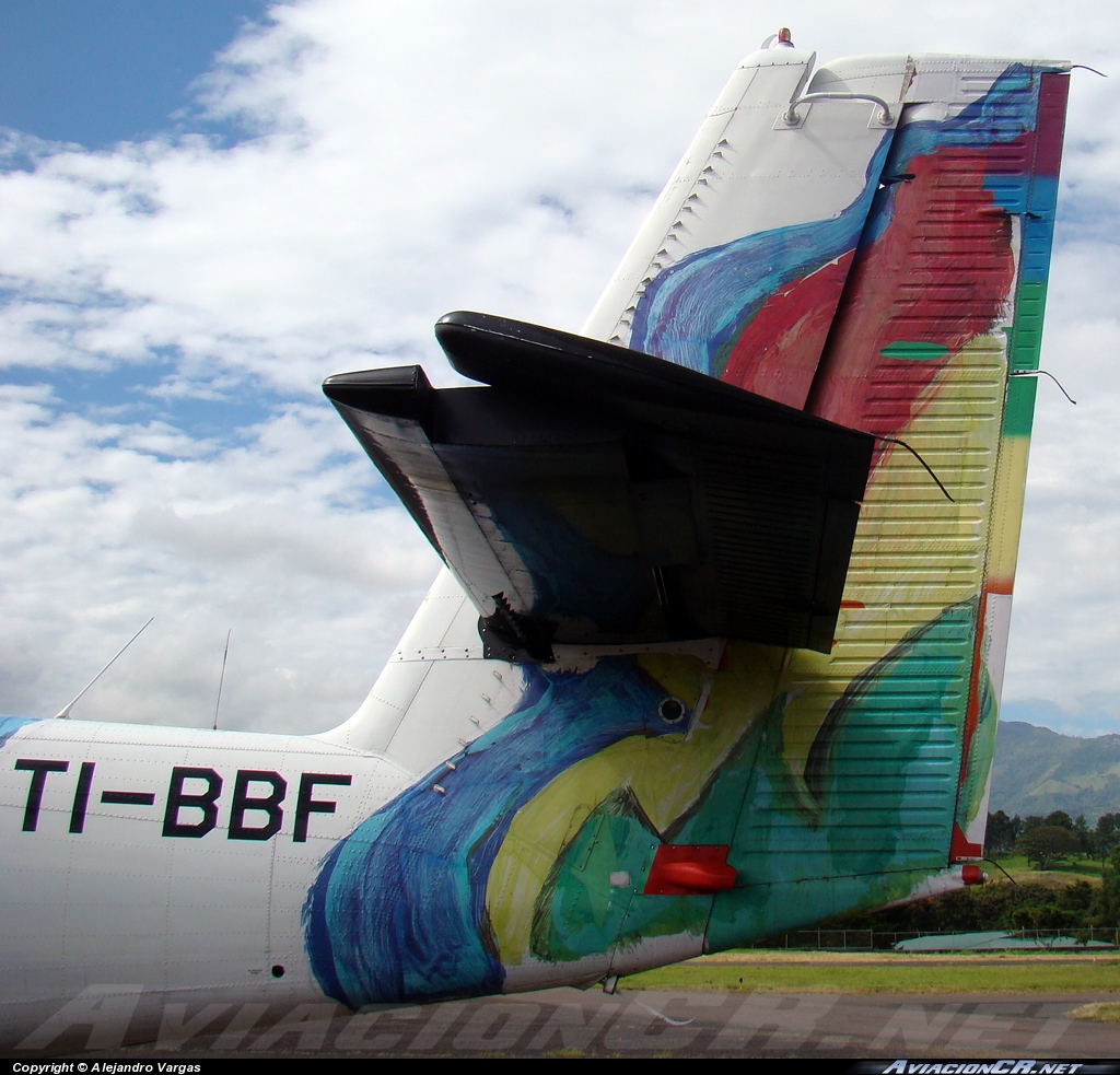 TI-BBF - De Havilland Canada DHC-6-300 Twin Otter/VistaLiner - Nature Air