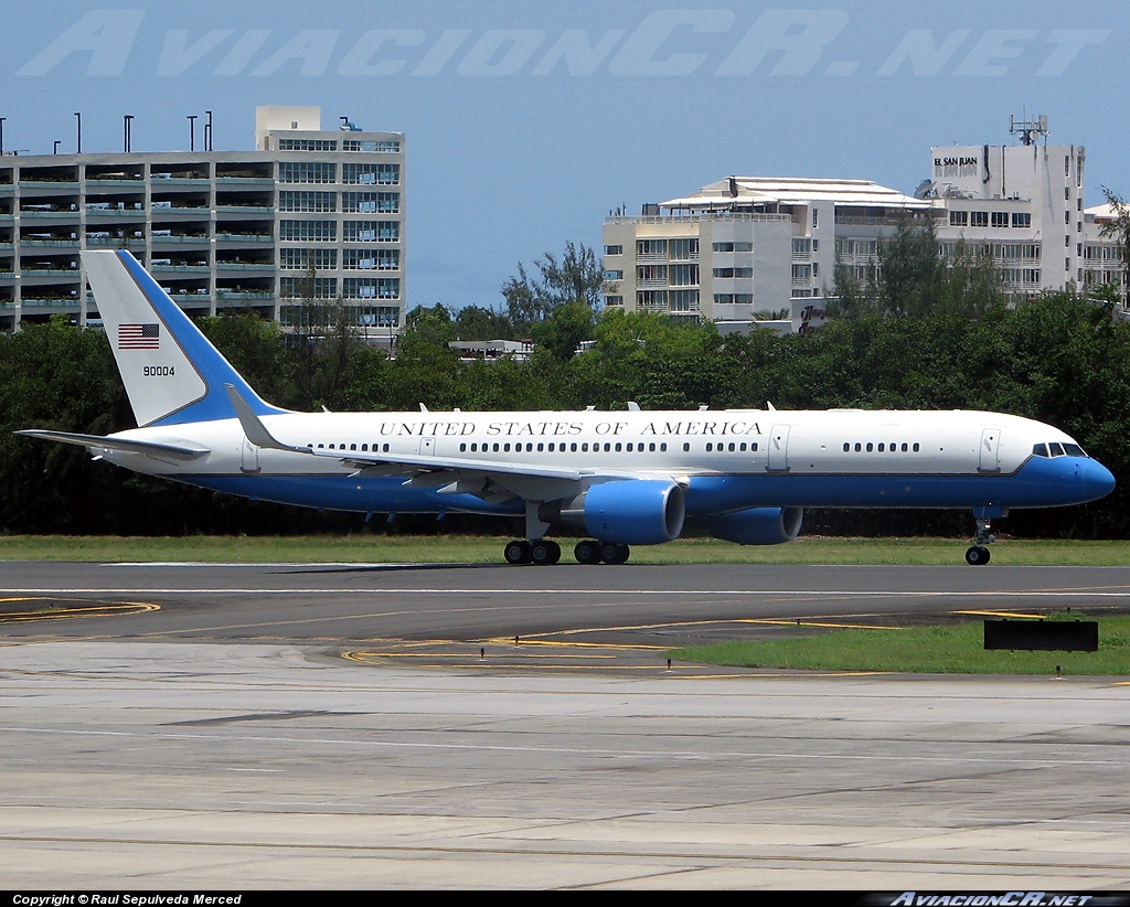 99-0004 - Boeing C-32A - USAF - Fuerza Aerea de EE.UU