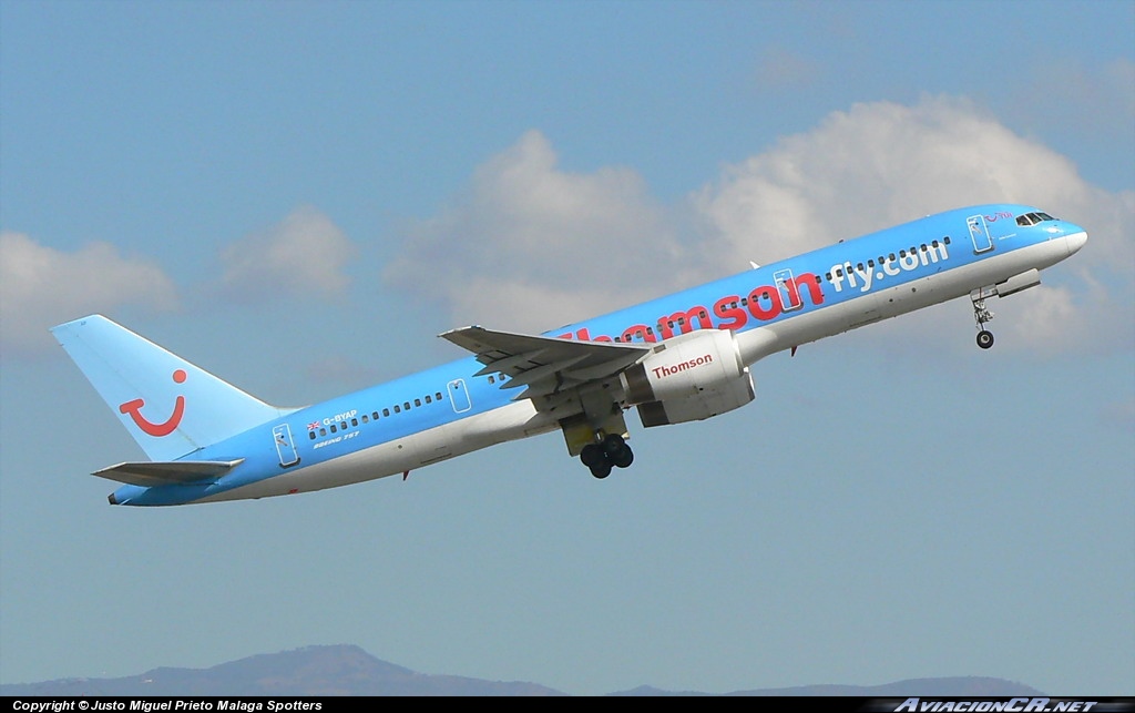 G-BYAP - Boeing 757-204 - Thomsonfly