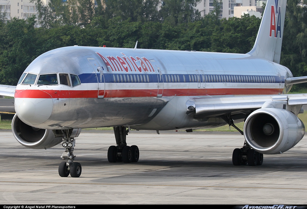 N673AN - Boeing 757-223 - American Airlines