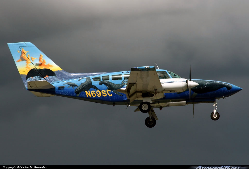 N69SC - Cessna 402C - Cape Air