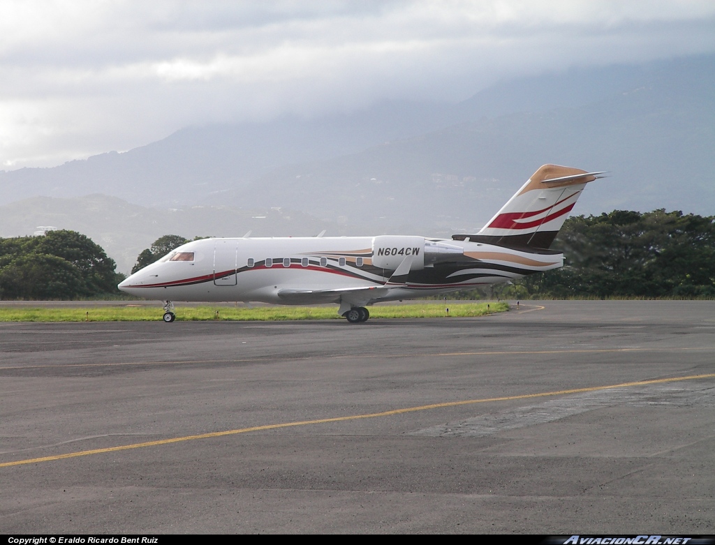 N604CW - Bombardier CL-600-2B16 Challenger 604 - Privado