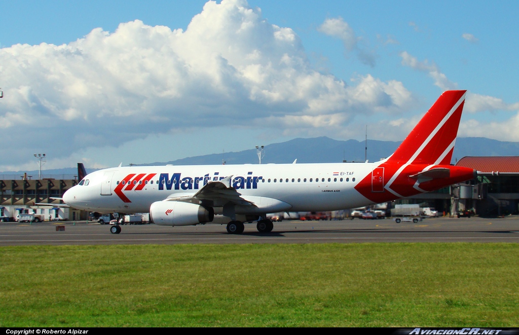 EI-TAF - Airbus A320-233 - Martinair
