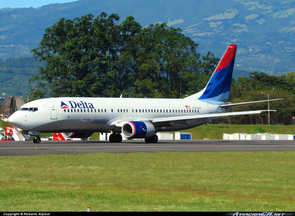 N374DA - Boeing 737-832 - Delta Airlines