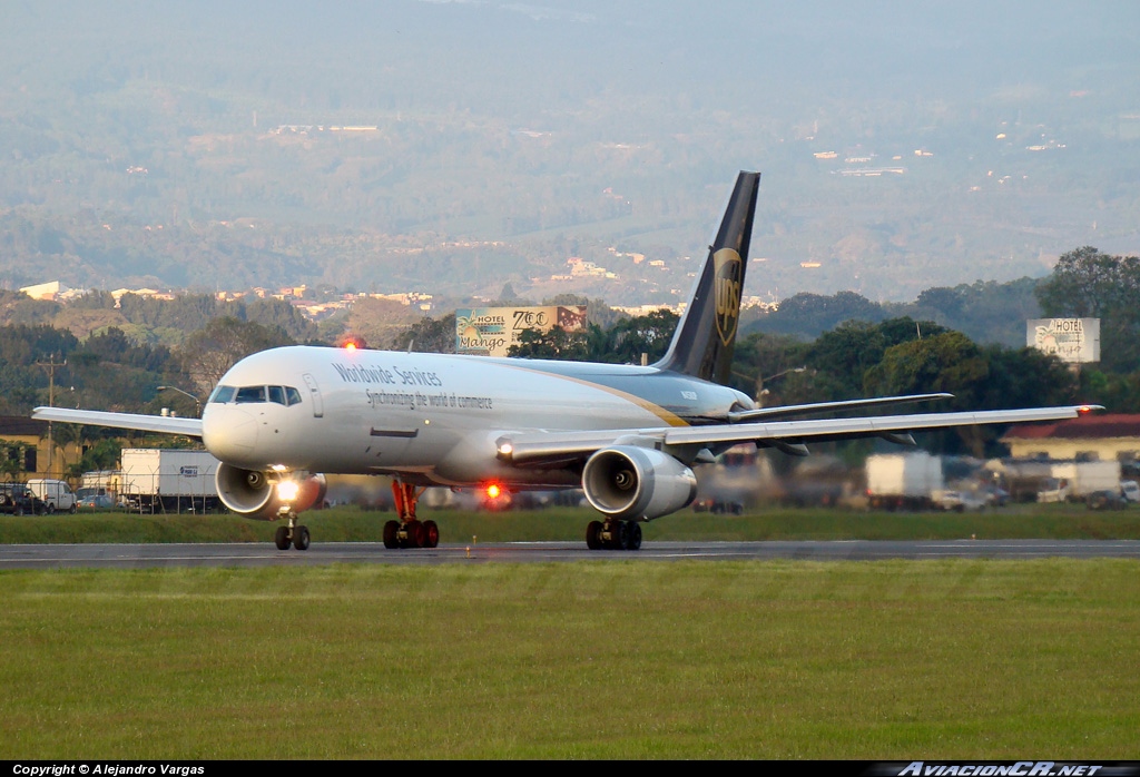 N458UP - Boeing 757-24A(PF) - UPS - United Parcel Service