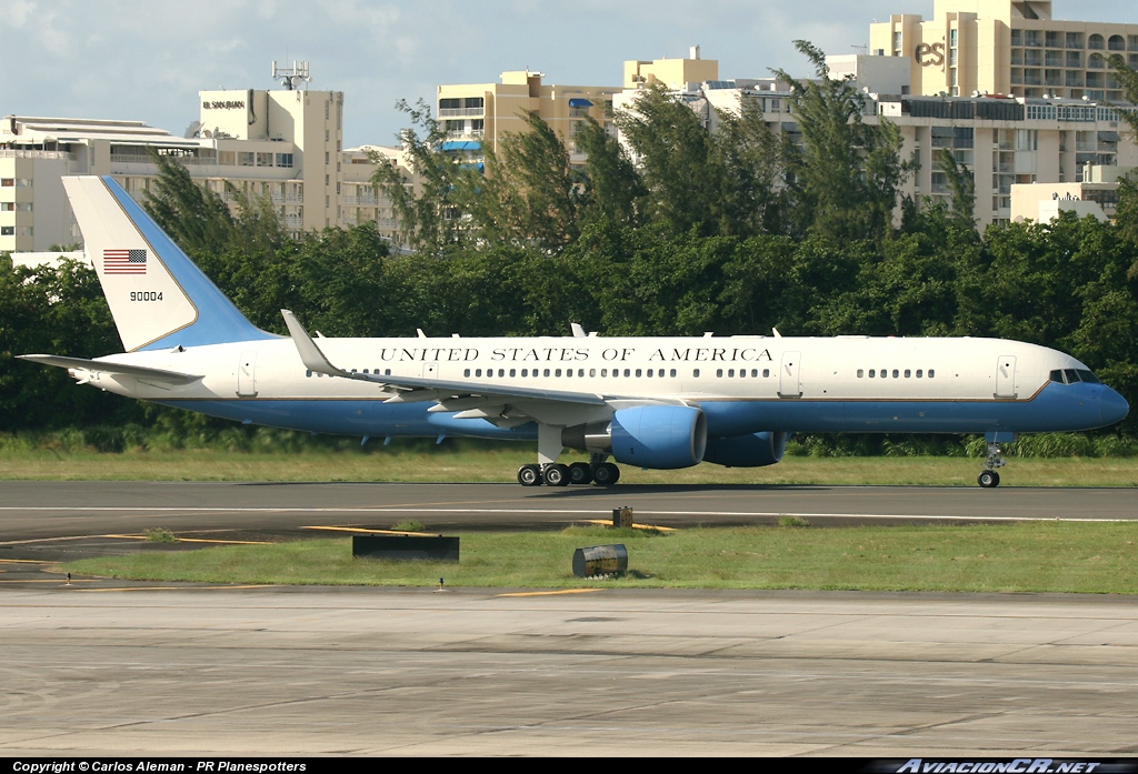 99-0004 - Boeing C-32A - USAF - Fuerza Aerea de EE.UU