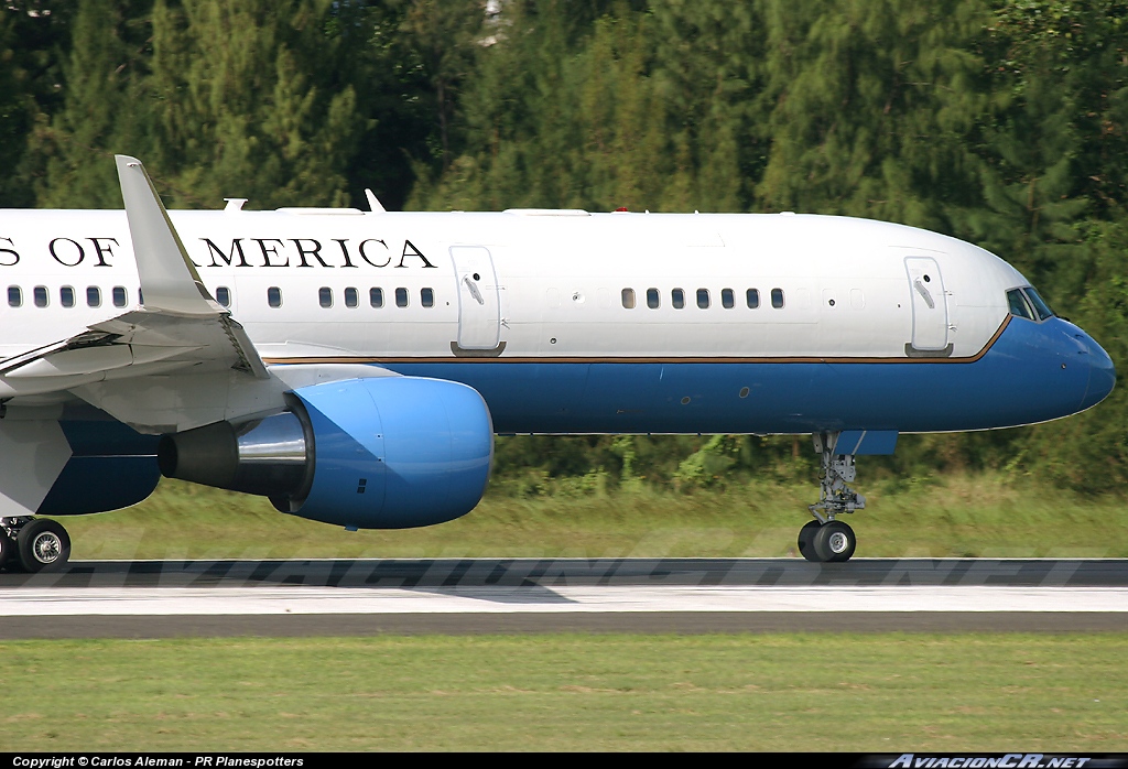 99-0004 - Boeing C-32A - USAF - Fuerza Aerea de EE.UU