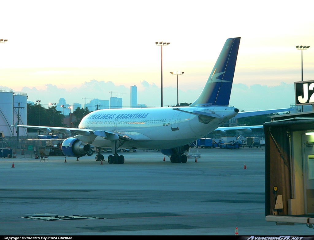 LV-AIV - Airbus A310-325(ET) - Aerolineas Argentinas