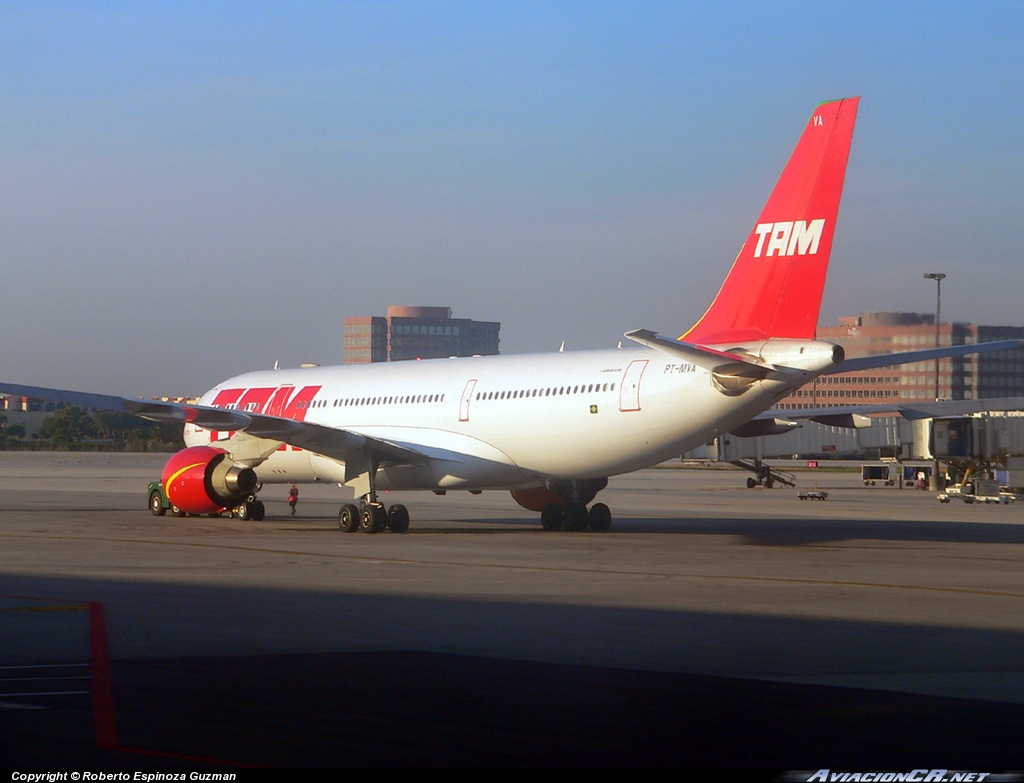 PT-MVA - Airbus A330-223 - TAM