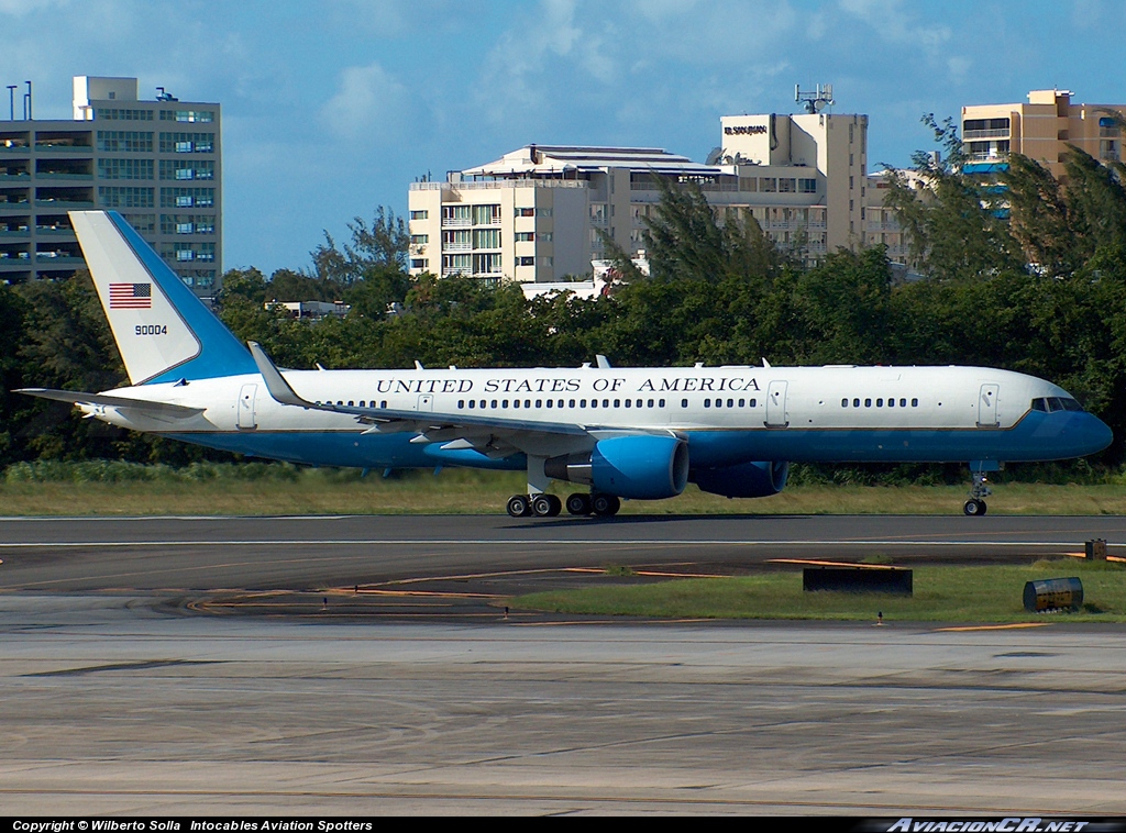 90004 - Boeing C-32A - USAF - Fuerza Aerea de EE.UU