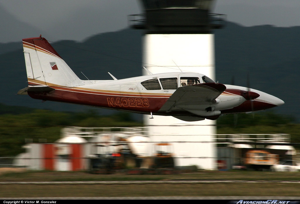 N40228 - Piper PA-23-250 Aztec - Check Point Corp