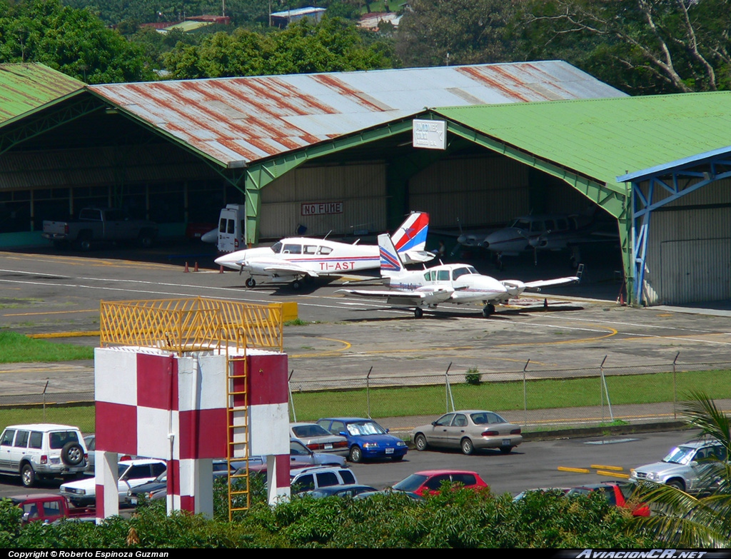 TI-AST - Piper PA-23-250 Aztec E - Aviones Taxi Aéreo S.A (ATASA)