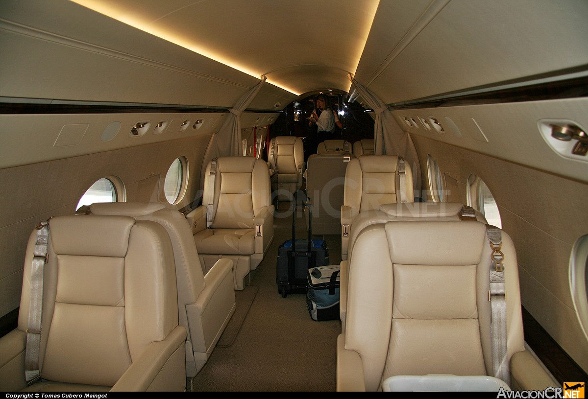 N550KF - Gulfstream Aerospace G-V-SP Gulfstream G550 - Privado (Kraft Foods Inc)
