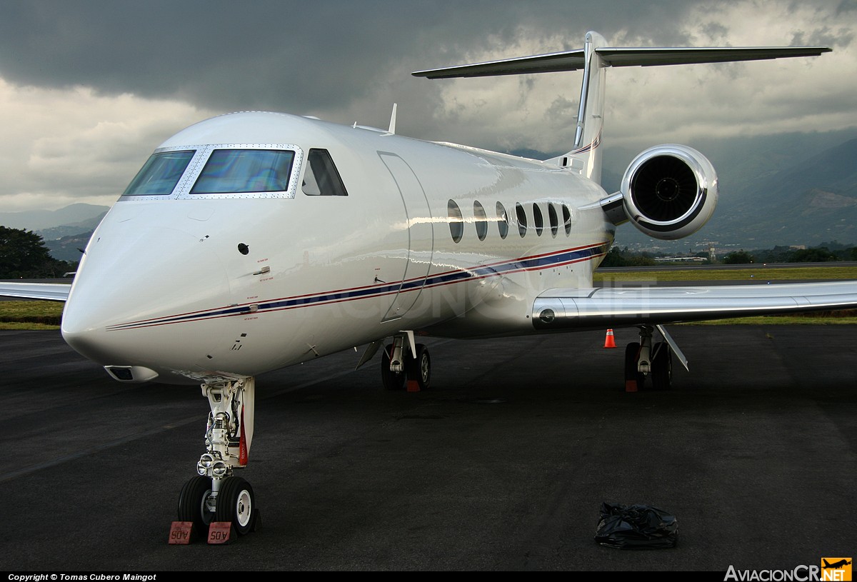 N550KF - Gulfstream Aerospace G-V-SP Gulfstream G550 - Privado (Kraft Foods Inc)