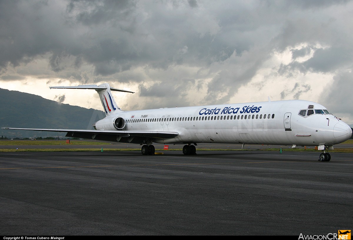 TI-BBH - McDonnell Douglas MD-82 - Costa Rica Skies