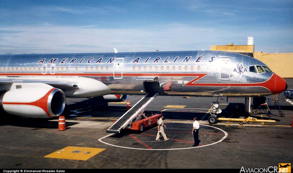 N679AN - Boeing 757-223 - American Airlines