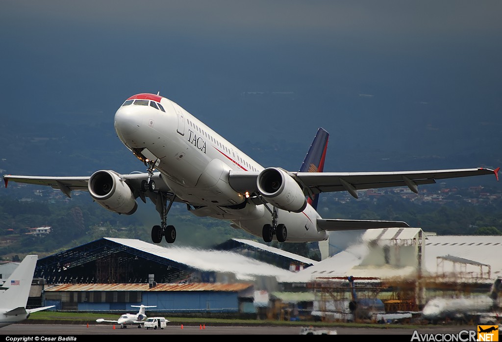 N464TA - Airbus A320-233 - TACA