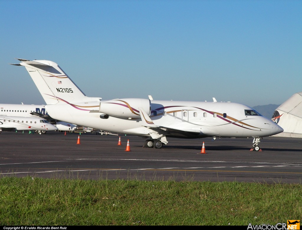 N2105 - Canadair CL-600-1A11 Challenger 600S - Privado