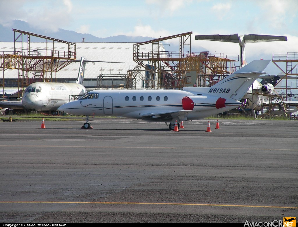 N819AM - Raytheon Hawker 800XP - Privado - Red Eagle Air Corp