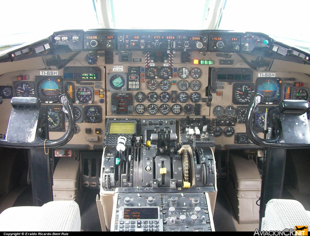 TI-BBH - McDonnell Douglas MD-82 - Costa Rica Skies