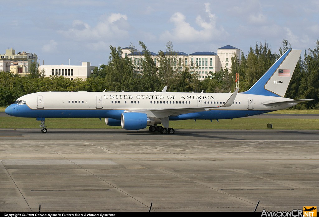 99-0004 - Boeing C-32A - USAF - Fuerza Aerea de EE.UU