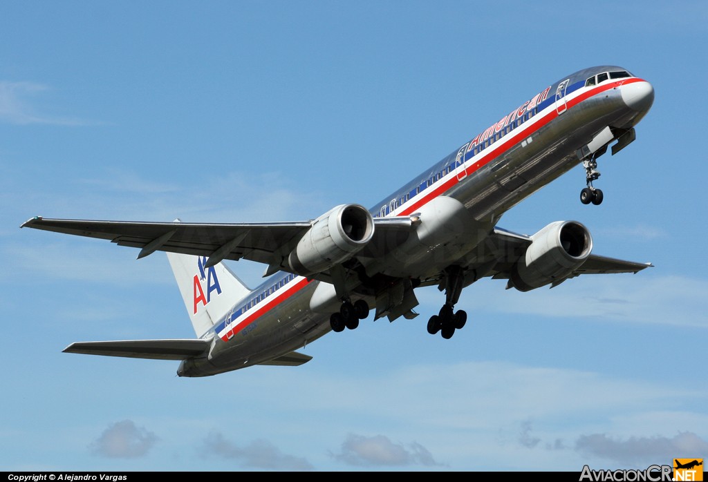 N675AN - Boeing 757-223 - American Airlines