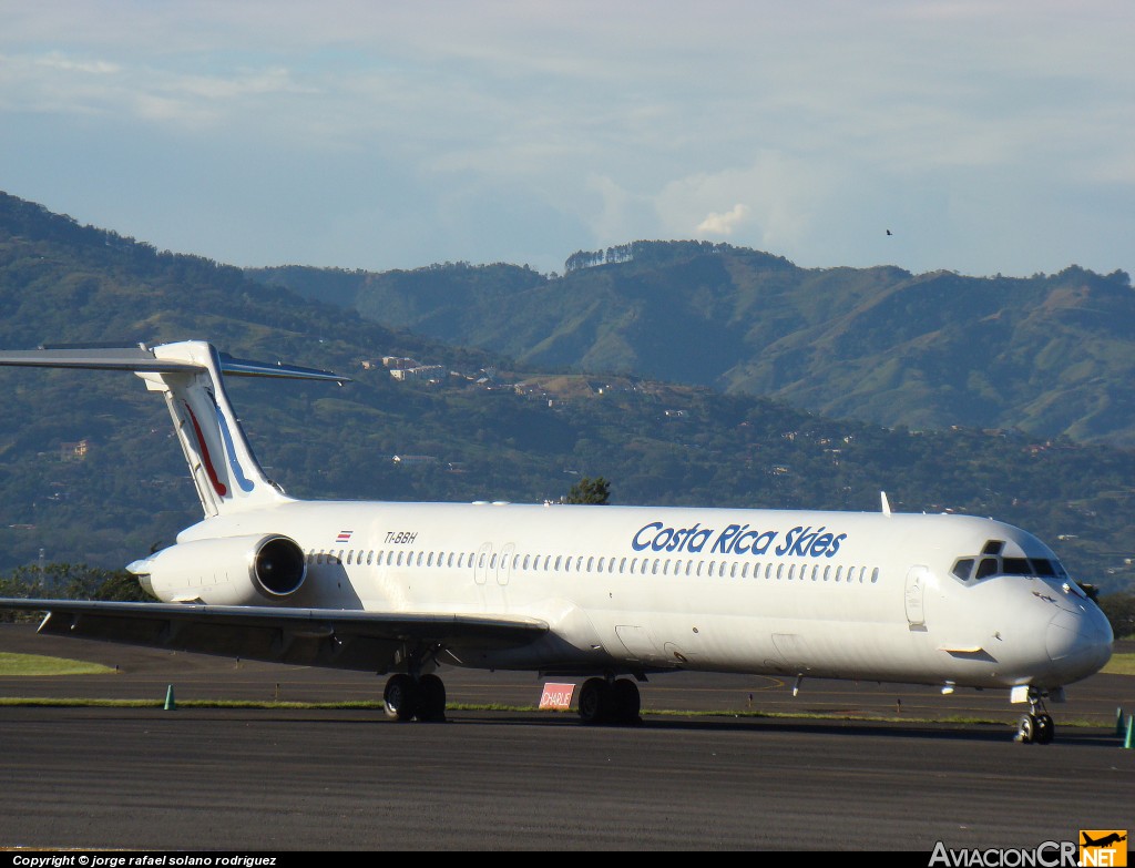 TI-BBH - McDonnell Douglas MD-82 - Costa Rica Skies