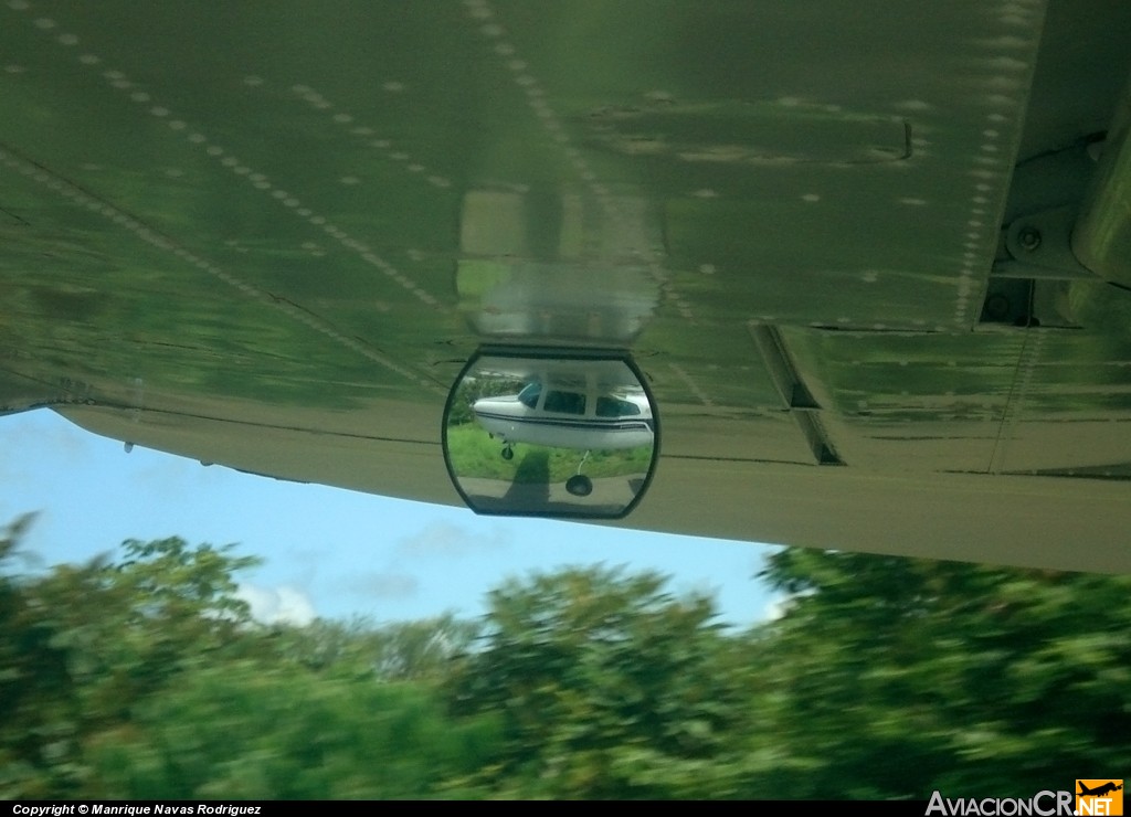 TI-AMA - Cessna 210 - Desconocida