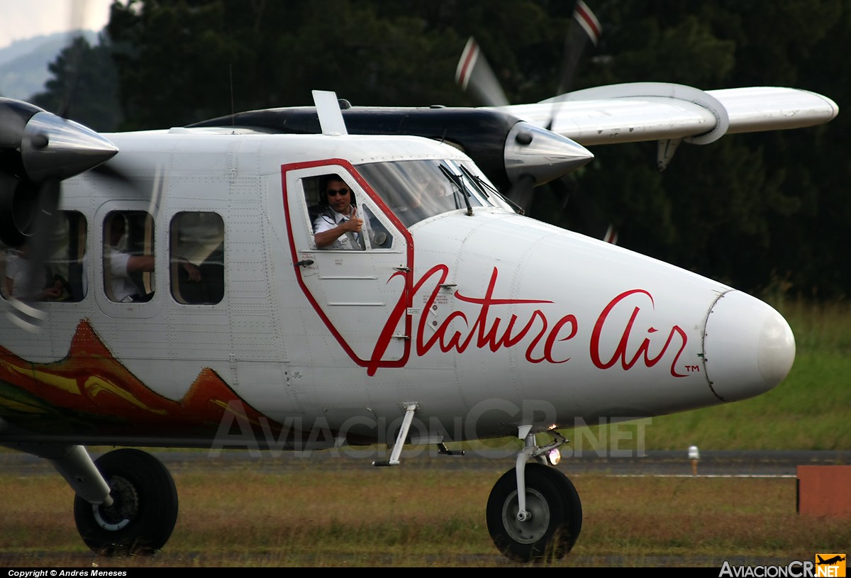 TI-AZC - De Havilland Canada DHC-6-300 Twin Otter - Nature Air
