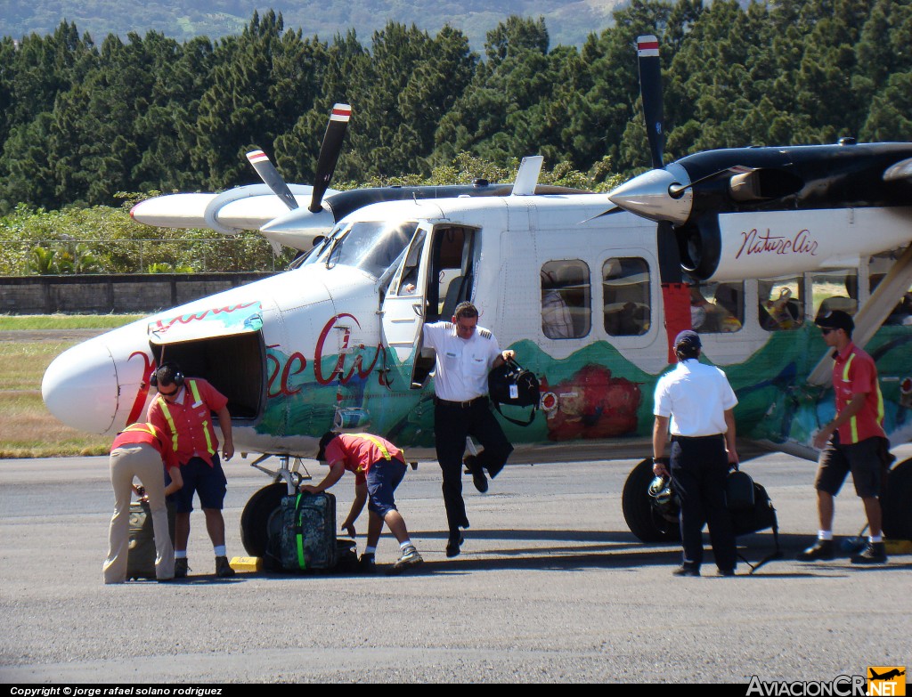 TI-BBF - De Havilland Canada DHC-6-300 Twin Otter/VistaLiner - Nature Air