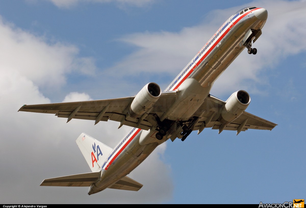 N622AA - Boeing 757-223 - American Airlines