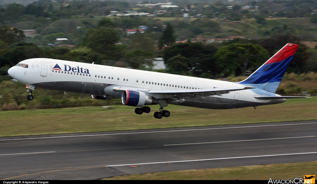 N140LL - Boeing 767-332 - Delta Air Lines