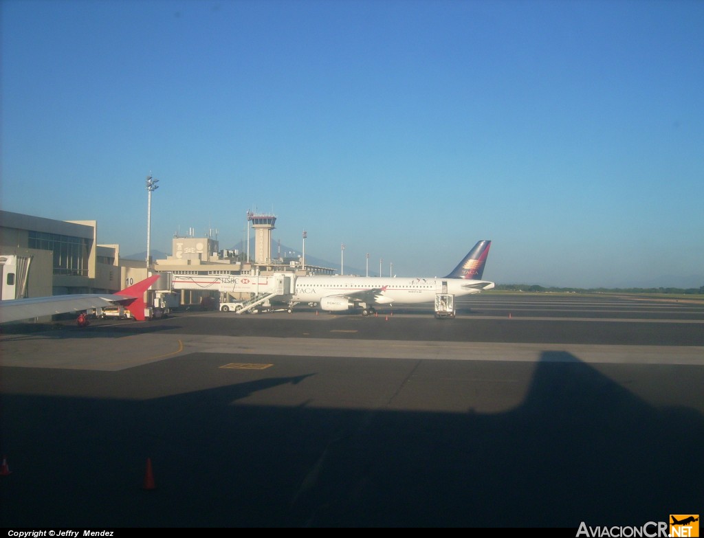 N453TA - Airbus A320-233 - TACA