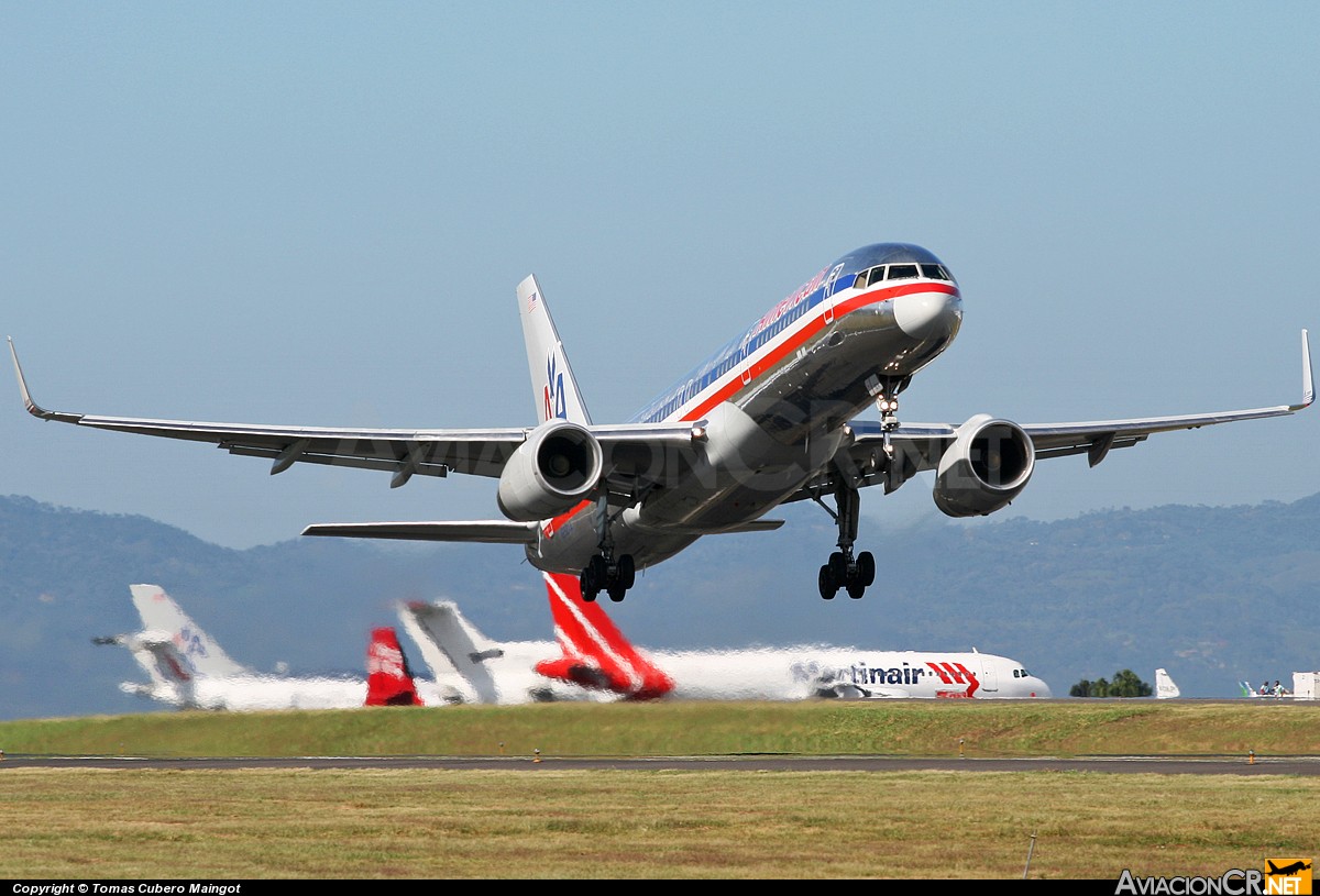 N692AA - Boeing 757-223 - American Airlines