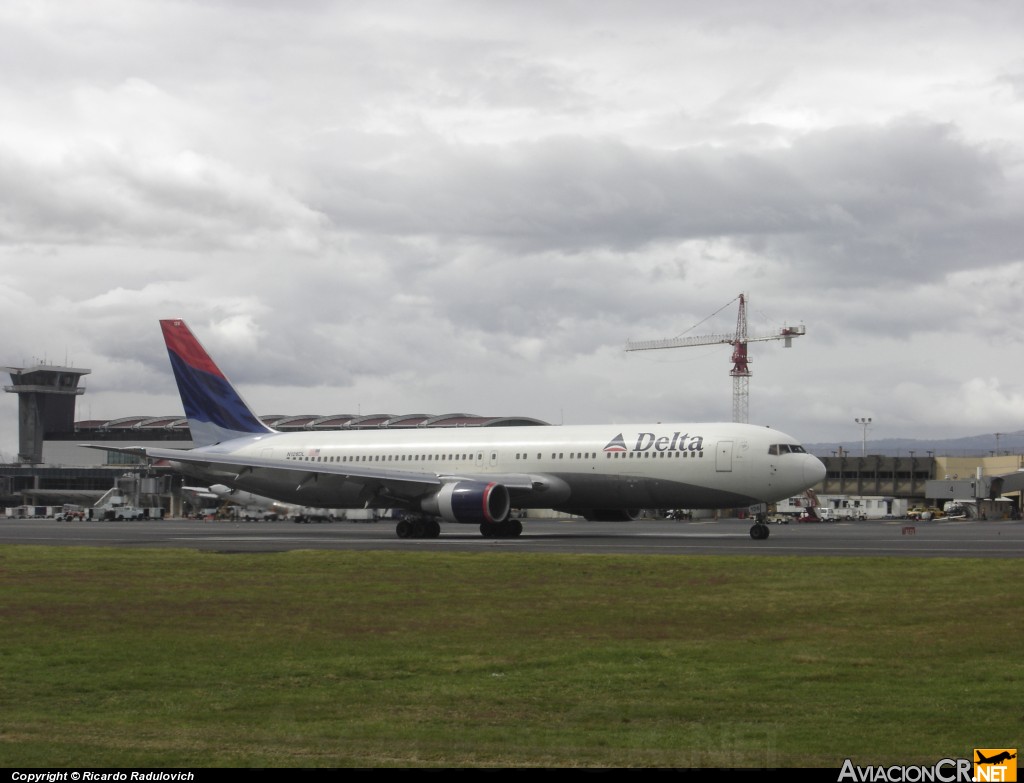 N126DL - Boeing 767-332 - Delta Air Lines