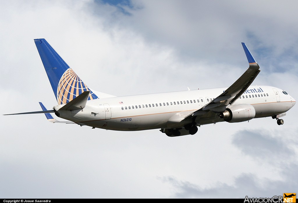 N26210 - Boeing 737-824 - United (Continental Airlines)