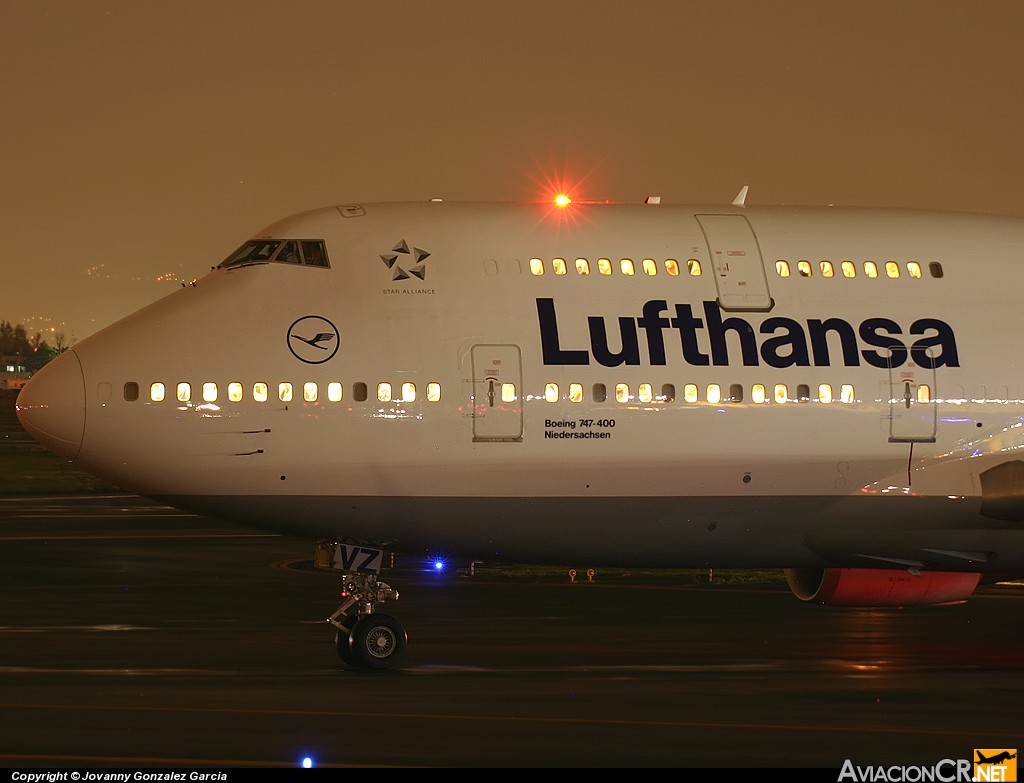 D-ABVZ - Boeing 747-430 - Lufthansa