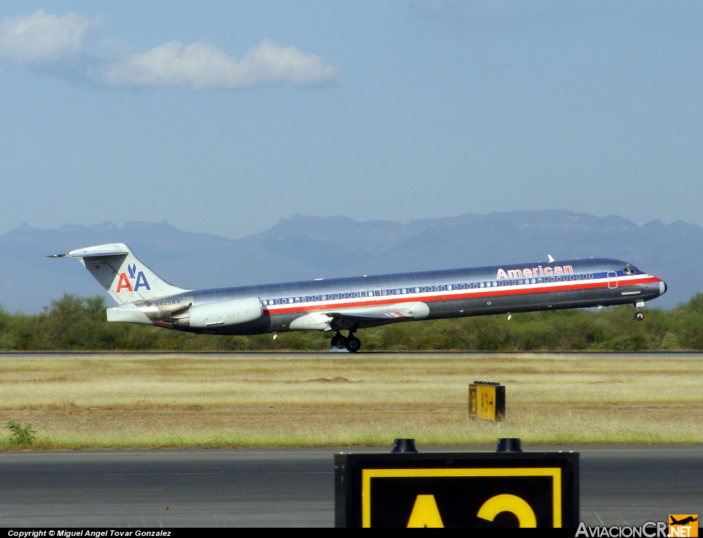 N485AA - McDonnell Douglas MD-80 (DC-9-80) - American Airlines