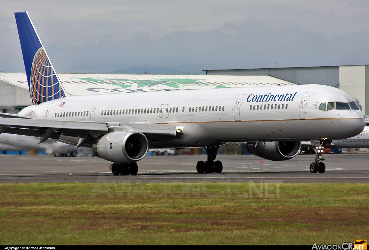 N57869 - Boeing 757-33N - Continental Airlines