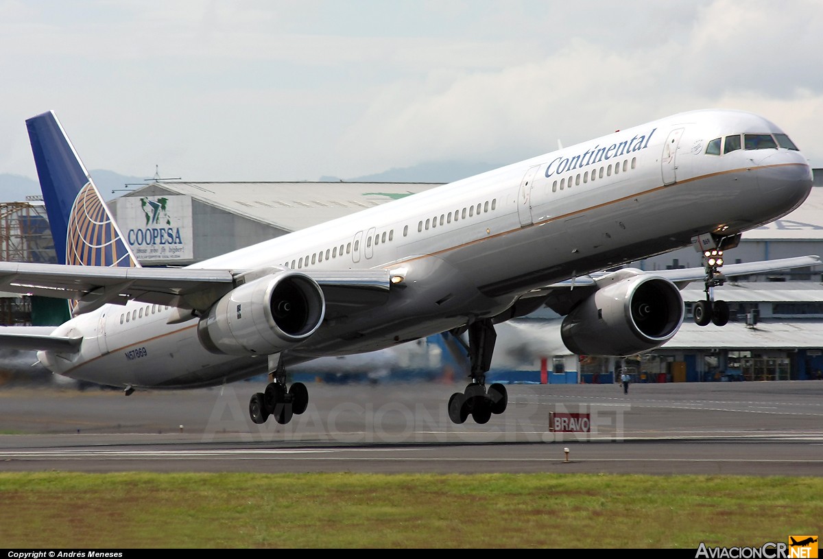 N57869 - Boeing 757-33N - Continental Airlines