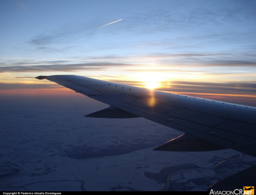  - Boeing 737-3T0 - Continental Airlines
